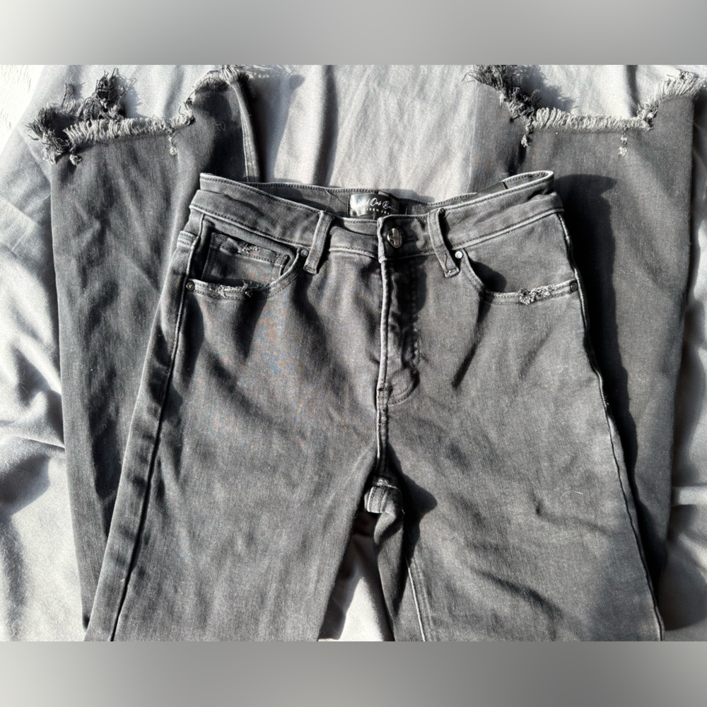 Mid-Rise Cropped Ankle Jeans in Charcoal Gray
